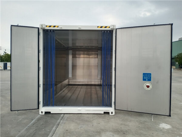 3_Door_open__26912-600×450